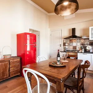 https://affordable-suite-with-a-view-in-the-heart-of-lucca.it-tuscanyhotel.com